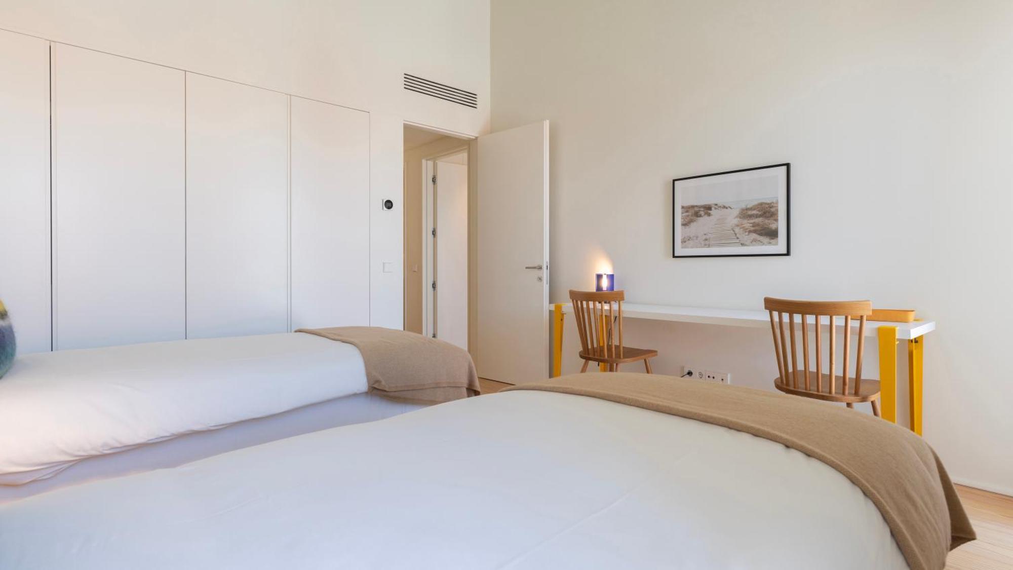 Artsy 3bdr Duplex By Lovelystay Lissabon